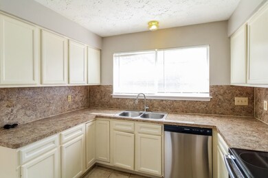 7342 Sonnet Glen Ln, Houston, TX 77095 - photo 7