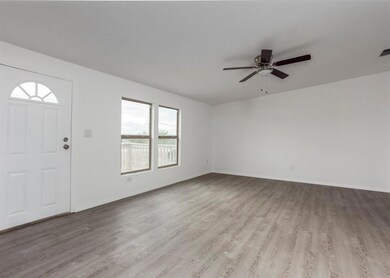 947 Private Road 4219, Decatur, TX 76234 - photo 2