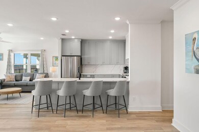 Kitchen:Living Room
