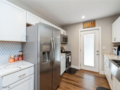 610 1st St S, Newton, IA 50208 - photo 7