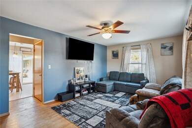 121 29th Ave SW, Cedar Rapids, IA 52404 - photo 4