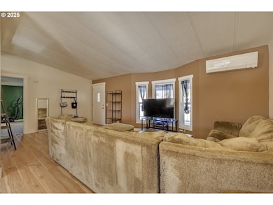 409 Wolfe Ave, Amity, OR 97101 - photo 6