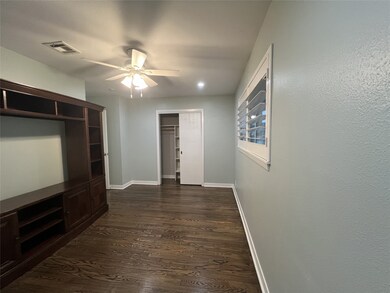 4717 Chrystell Ln, Houston, TX 77092 - photo 6