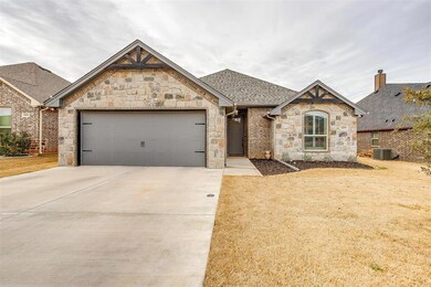 3202 Windcrest Dr, Granbury, TX 76049 - photo 2