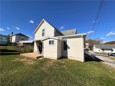 548 Race St, Waynesburg, PA 15370 - photo 5