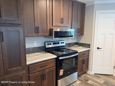 206 2nd St SE, Belfield, ND 58622 - photo 6