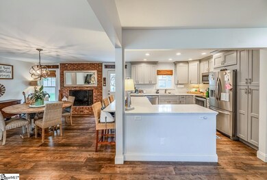 301 Devenger Rd, Greer, SC 29650 - photo 6