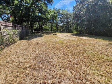 10216 Lake Ave, Tampa, FL 33619 - photo 4