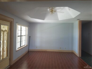 1602 Nora Dr, Edinburg, TX 78539 - photo 4