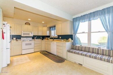 Light Bright Kitchen