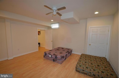 22769 Watson Heights Cir, Ashburn, VA 20148 - photo 6