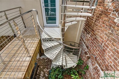 30 E Jones Ln, Savannah, GA 31401 - photo 2
