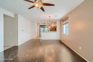 5-400072027-08 Living Room