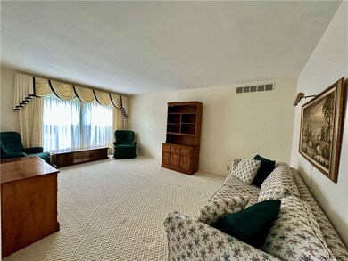 416 Crescent Dr, Mattoon, IL 61938 - photo 3