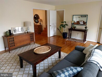 7302 Pinecastle Rd, Falls Church, VA 22043 - photo 3