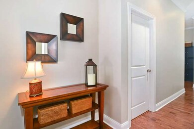 4814 N Damen Ave unit 202, Chicago, IL 60625 - photo 2