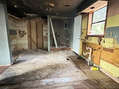 800 W Skelton St, Okmulgee, OK 74447 - photo 3