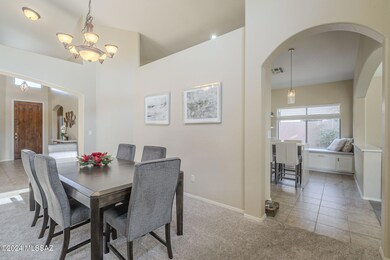 Dining to kitchen