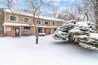 K3 Stonehedge Dr, South Burlington, VT 05403 - photo 2