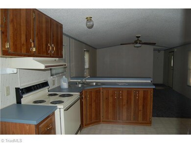 4117 Friendship Rd, Asheboro, NC 27205 - photo 3