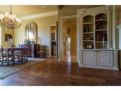 Dining Room. Beautiful wood floors