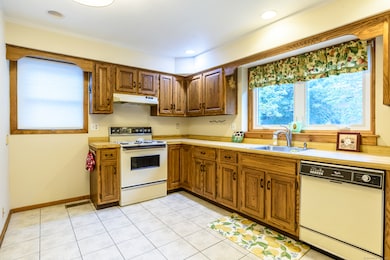 26 Edgehill Cir, Monroe, CT 06468 - photo 4