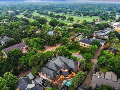This convenient Tanglewood neighborhood is ideally