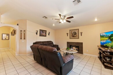 005_Living Room