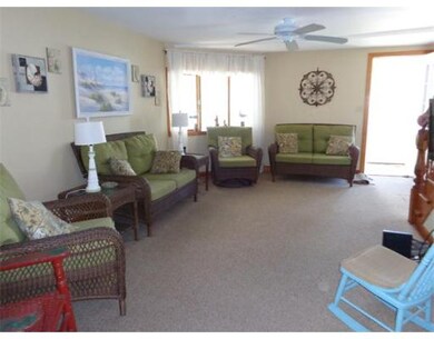 9 Holly Cir unit 1, Buzzards Bay, MA 02532 - photo 2