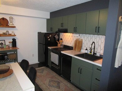 Spacious NEW Kitchen