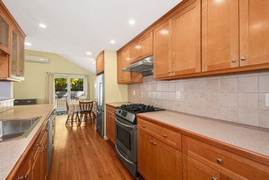 265 Elsinore St, Concord, MA 01742 - photo 6