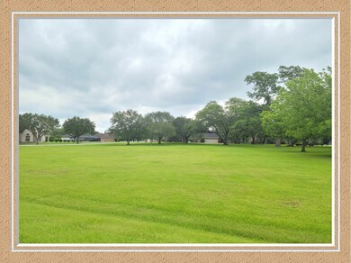 22 Timberline Dr, Bay City, TX 77414 - photo 4