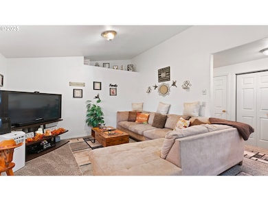 1905 17th St, Springfield, OR 97477 - photo 5