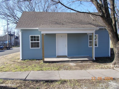 702 N Hall St, Webb City, MO 64870 - photo 6