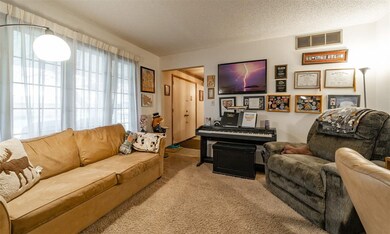 107 Crestwood Dr, Lincoln, IL 62656 - photo 6