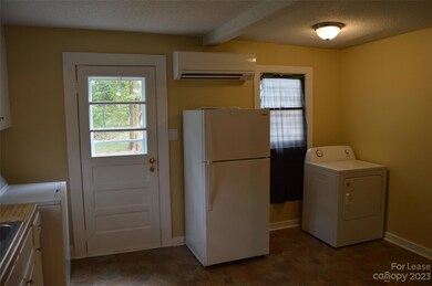 819 Charlotte Ave, Statesville, NC 28677 - photo 5