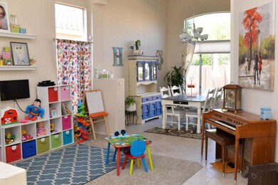 Living room/dining area