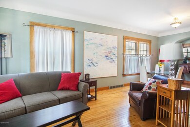 20 W 13th St Holland-2