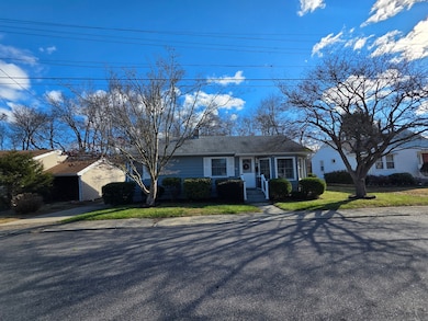 64 Woodrow Ave, Norwich, CT 06360 - photo 2