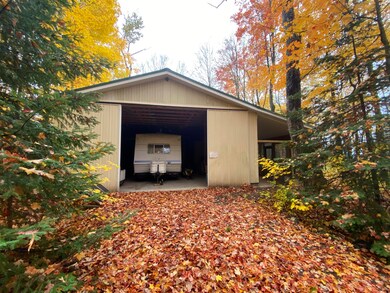 12 x 32 screen house