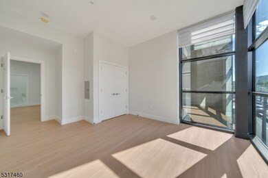 22 Bloomfield Ave unit 215, Paterson, NJ 07503 - photo 2