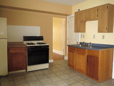 4 Burton St unit 2R, Chicopee, MA 01013 - photo 4
