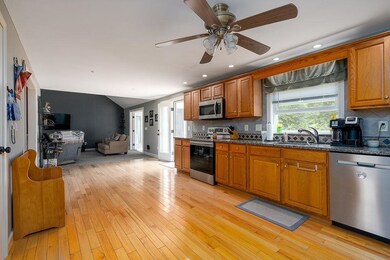 2 Sara Beth Ln, Londonderry, NH 03053 - photo 3