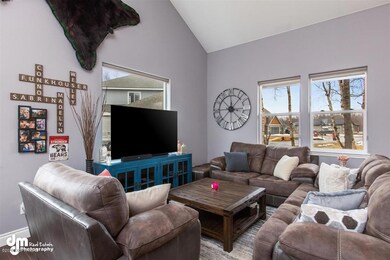 02-Living Room-ELKO0465