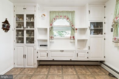 6219 E Hemlock Dr, Sykesville, MD 21784 - photo 7