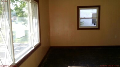 891 S Ashburton Rd, Columbus, OH 43227 - photo 2