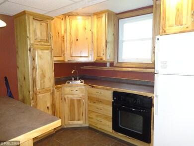 Wet bar/2nd kitchen