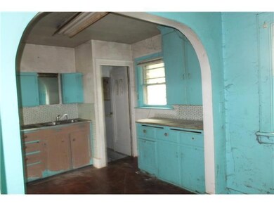 2119 S Martin Luther King jr Blvd, Lansing, MI 48910 - photo 2