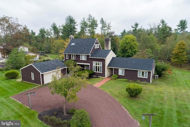 880 Brandon Ln, Schwenksville, PA 19473 - photo 2