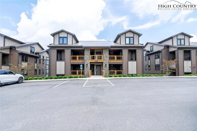 149 Canyon Gap unit C-1, Blowing Rock, NC 28605 - photo 3